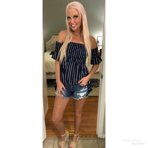 💕LAST 1! 💕Navy/White Off Shoulder Smocked Tunic! - Picture 3 of 7